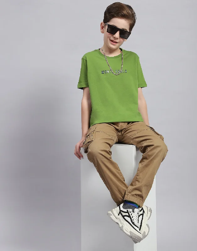 men's t-shirts for layering -Boys Green Printed Round Neck Half Sleeve T-Shirt